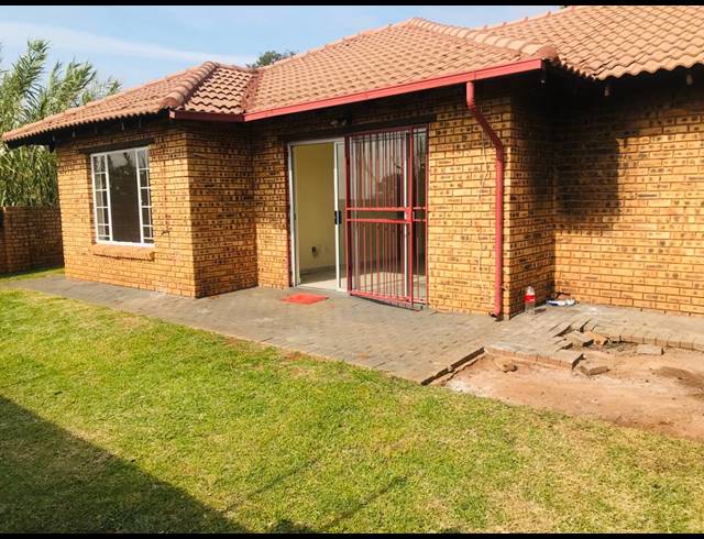 2 BEDROOM HOUSE TO LET IN AMANDASIG